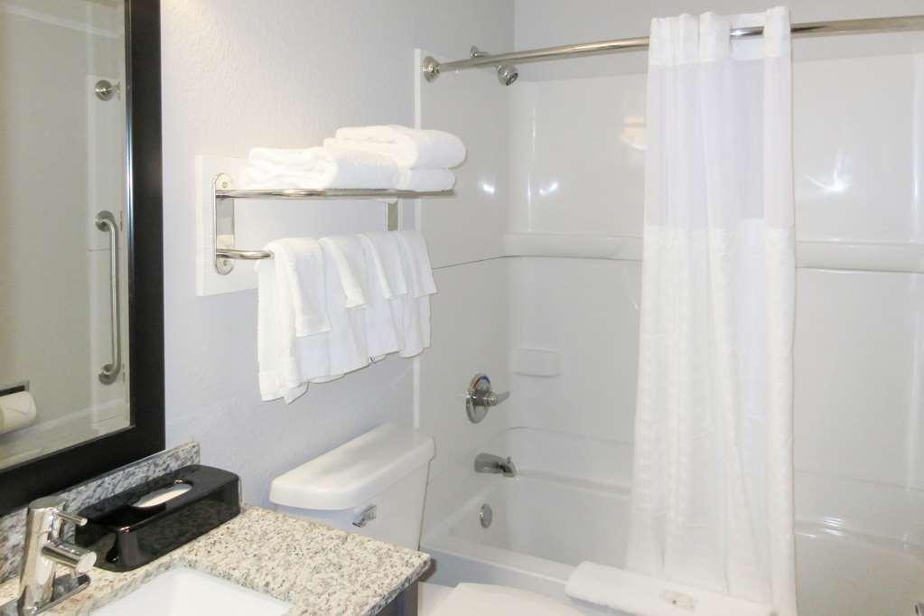 Quality Inn & Suites Hammond Near I-8090 Phòng bức ảnh